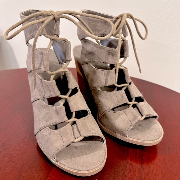 Lace Up Block Heels - Picture 12 of 16